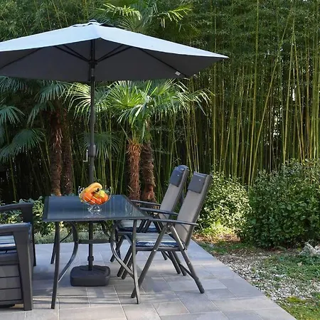 Lovely In The Park Near The Apartman *