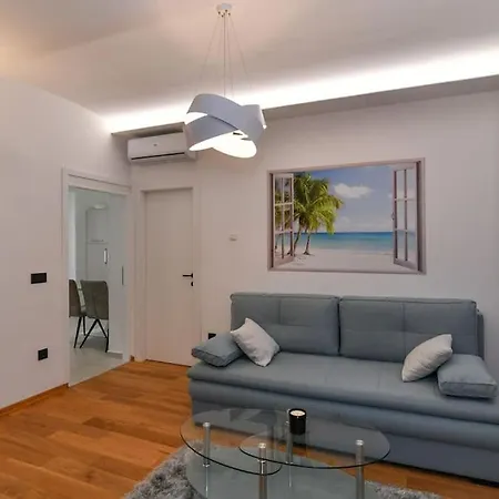 Lovely In The Park Near The Опатия