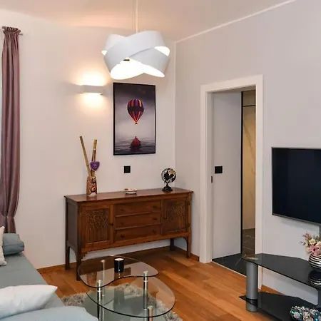 Lovely In The Park Near The Апартаменты Опатия