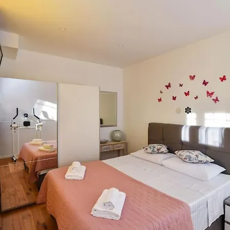 Lovely In The Park Near The Appartamento